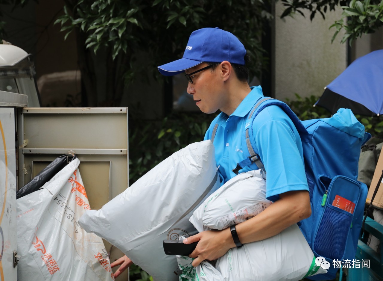 菜鳥總裁萬霖體驗裹裹快遞員4小時收快遞24件