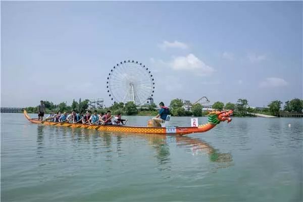 资讯扬州万福桥边赛龙舟感受传统端午节魅力