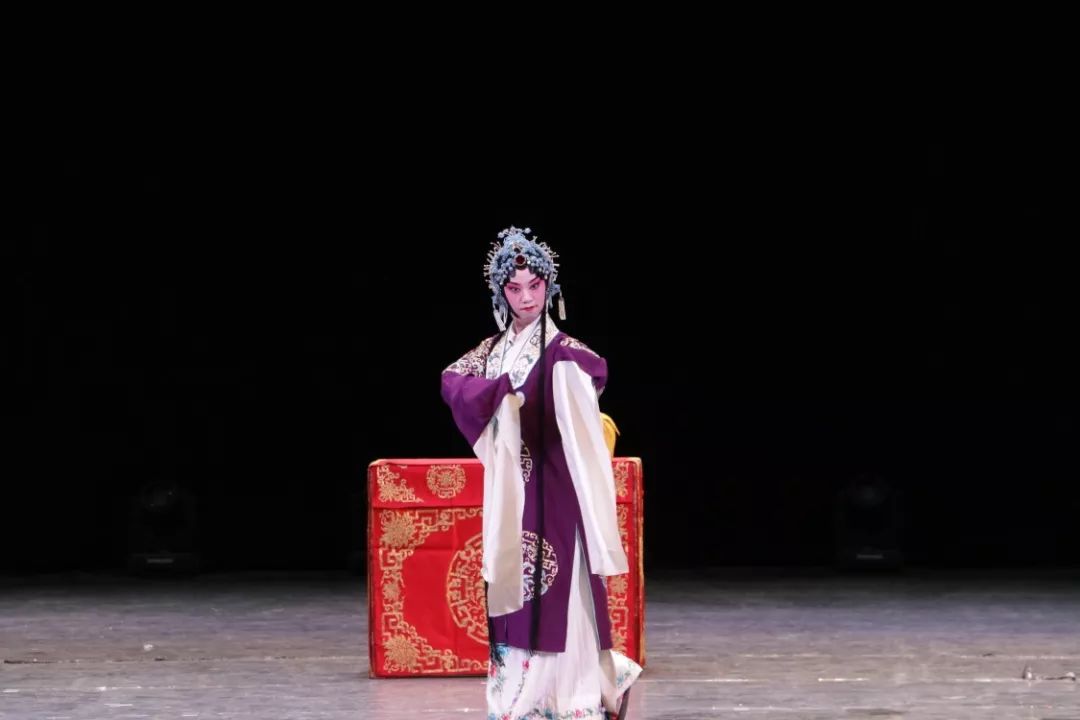 他们用戏演绎"京"彩纷呈的人生!_锁麟囊