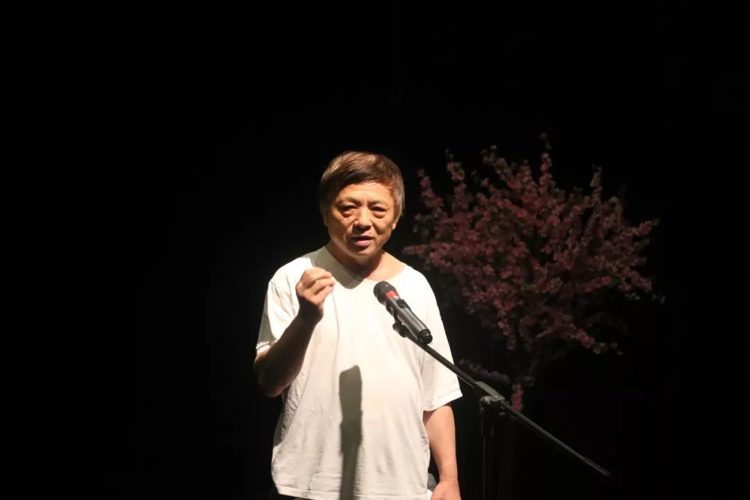 蓬蒿剧场创始人王翔在开幕式现场本届的戏剧节将从2019年6月持续至