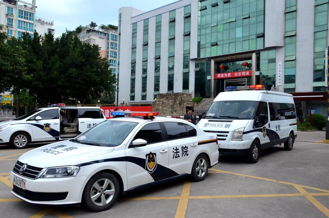 快讯连江人民法院出动40余名干警开展专项执行行动拘传2人