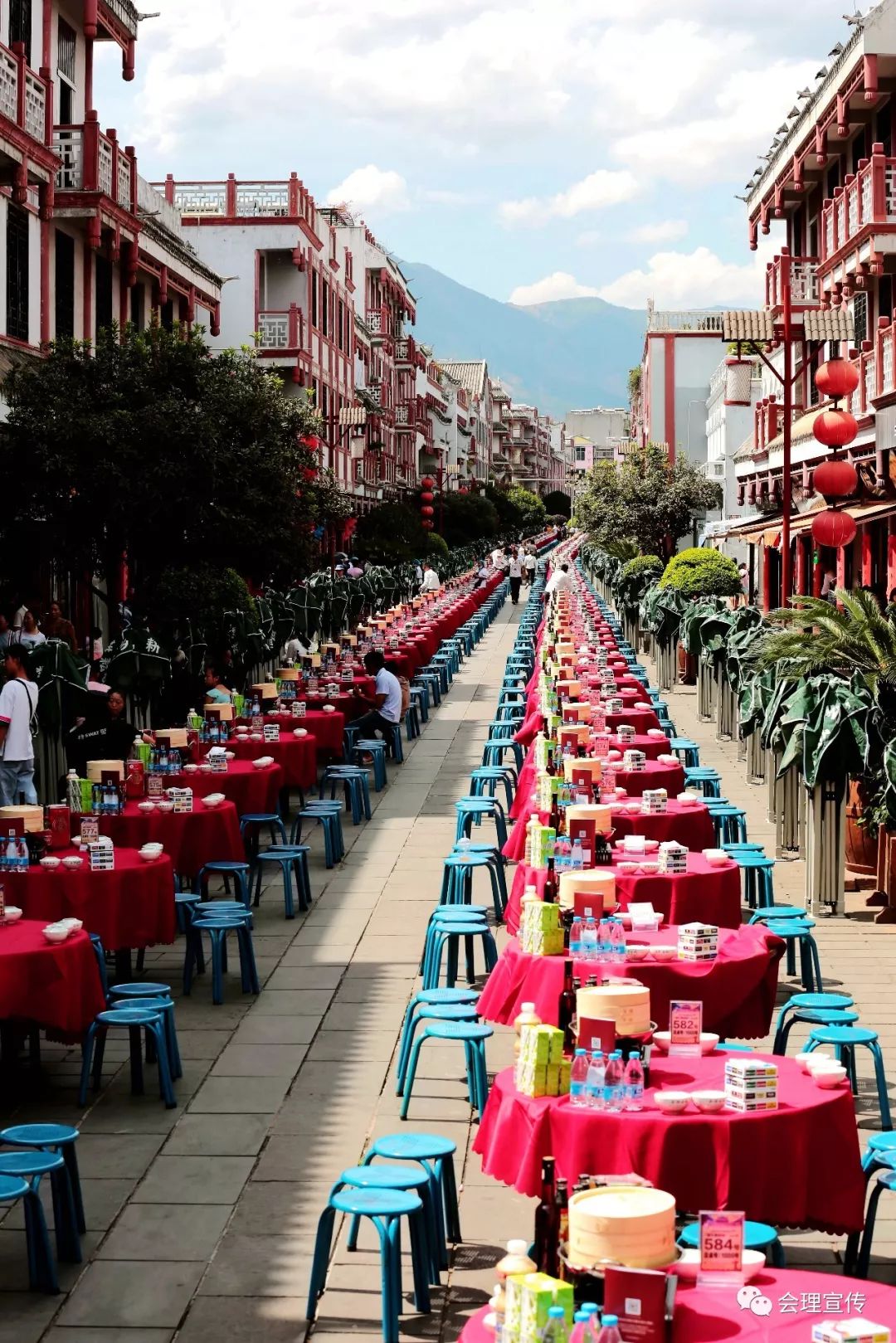 方志四川61民俗大世界基尼斯之最会理古城端午万人宴震感上演