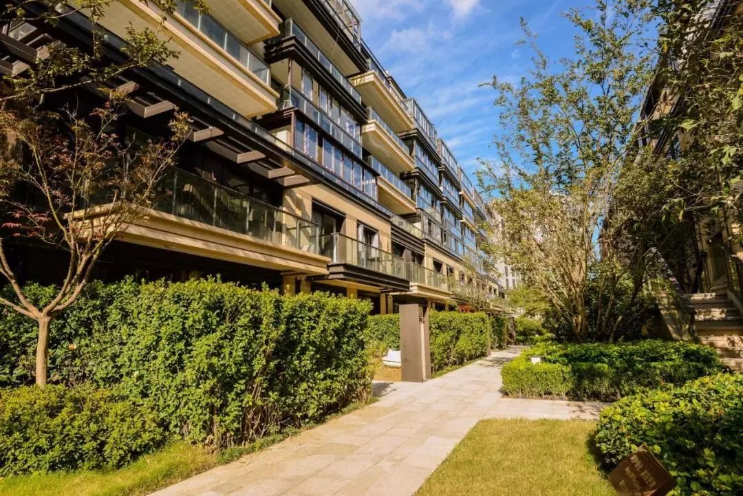 就能买到静安府东区的城市叠加单价85330元/㎡我们了