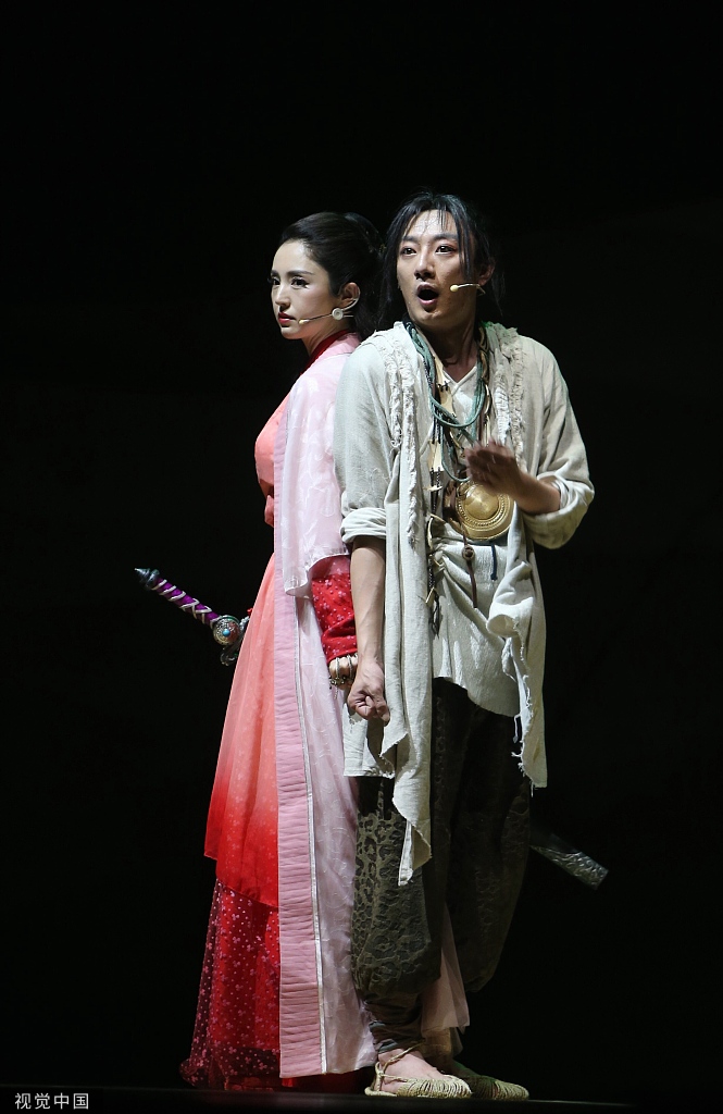 董璇挑战紫霞仙子 穿飘逸戏服美成仙女本仙