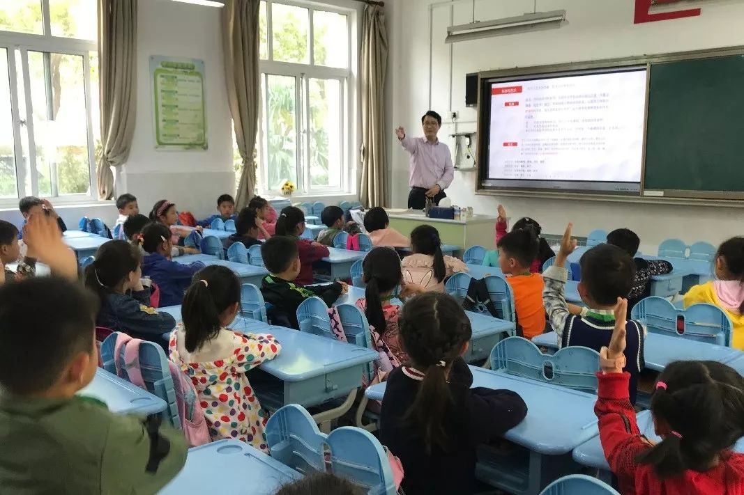 为孩子做一回老师崂山小学2018学年第二学期家长讲师团活动