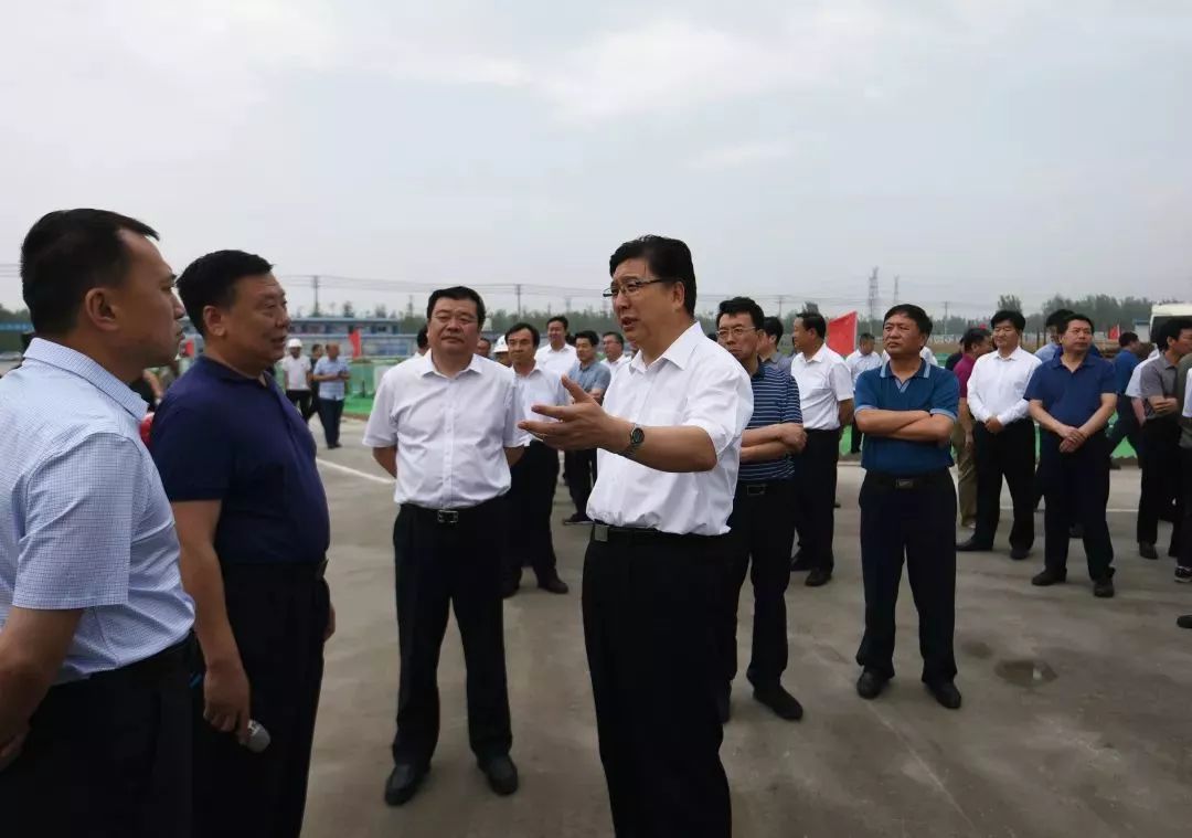 省委第六督查组组长和春军,市领导李龙,胡晓军,蒋洪江,王金忠,张金波