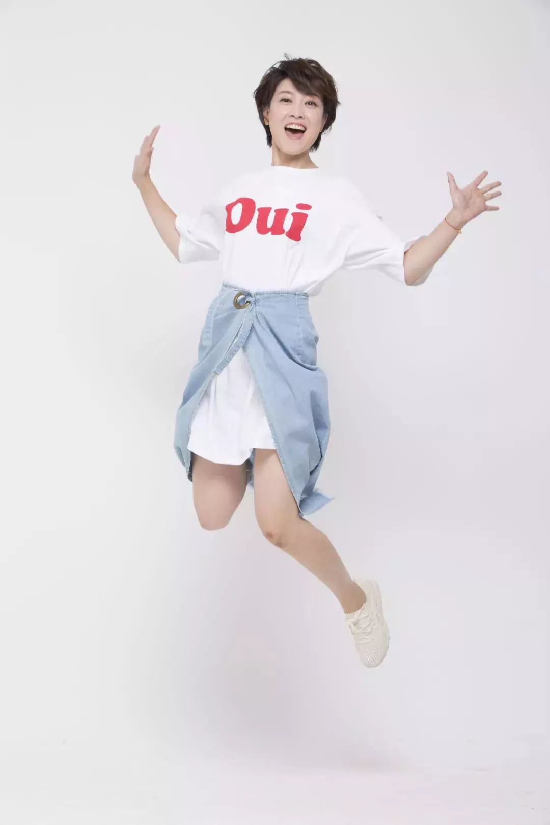 朱霞朱霞亲自带队都市频道美女主持由辽宁广播电视台都市频道发起本次