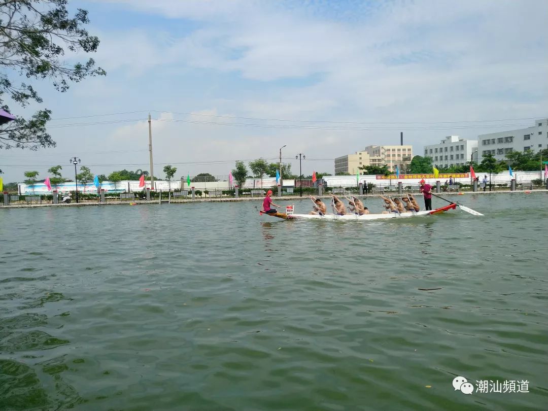 今天澄海各地赛龙舟现场人山人海你也有去凑热闹