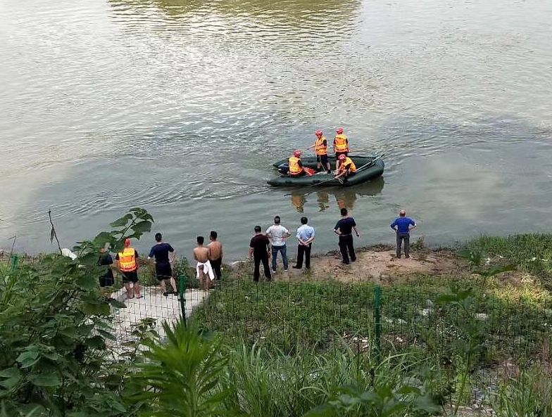 黄冈发生一起溺水事故,2人仍在搜救中!