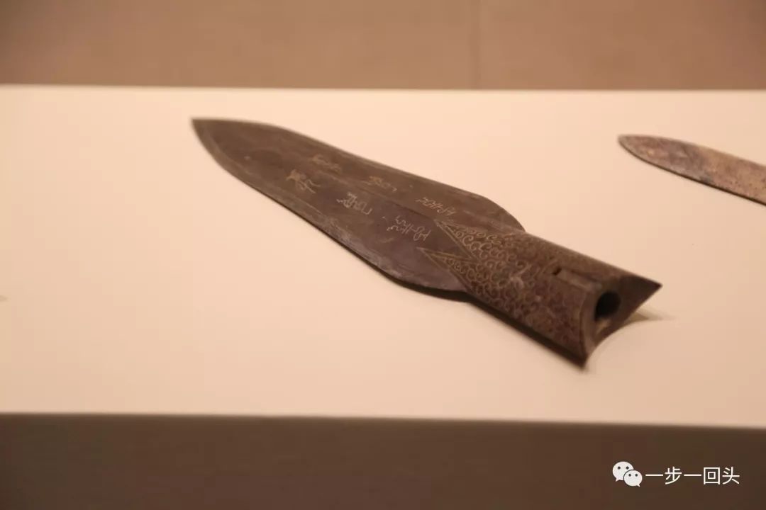 "越王州句"玉石剑(战国)"吴王夫差"青铜剑(春秋)青铜镈钟(春秋)"配儿"