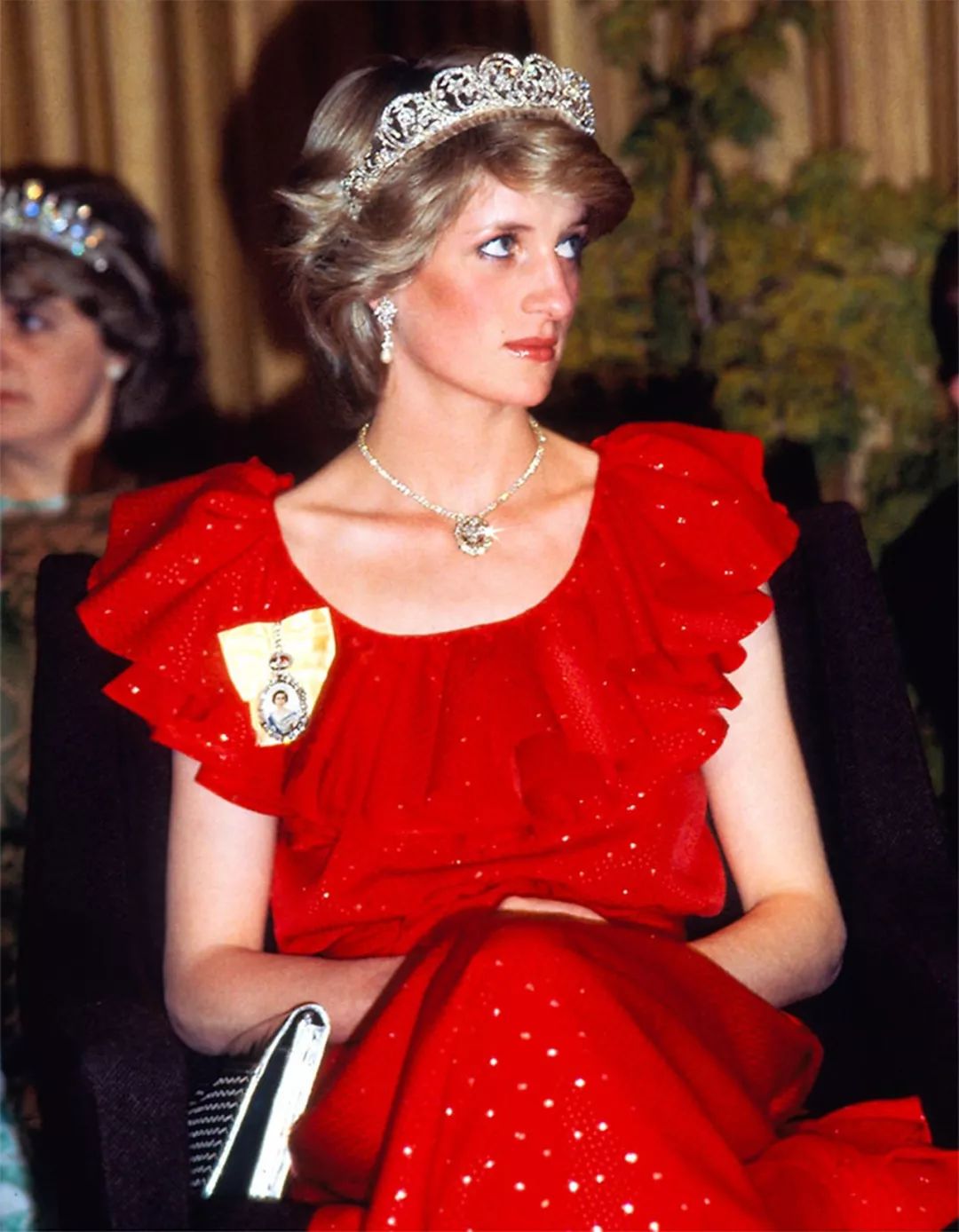 原创戴安娜去世后斯宾塞皇冠再未出现只剩珍珠泪在凯特头上闪光