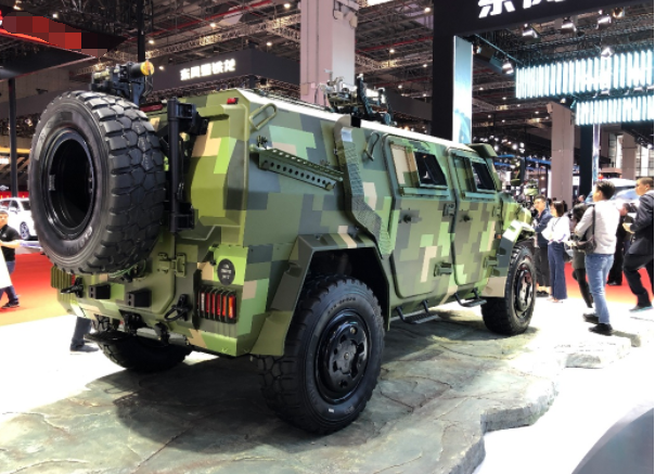 最硬气国产suv来了新款东风猛士曝光网友这车比悍马霸气