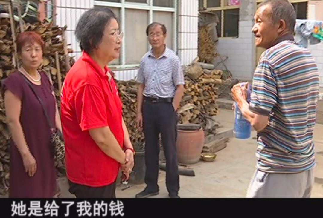 老人生病急需用钱却遭子孙拒绝理由奇葩看和事佬如何用方言开怼