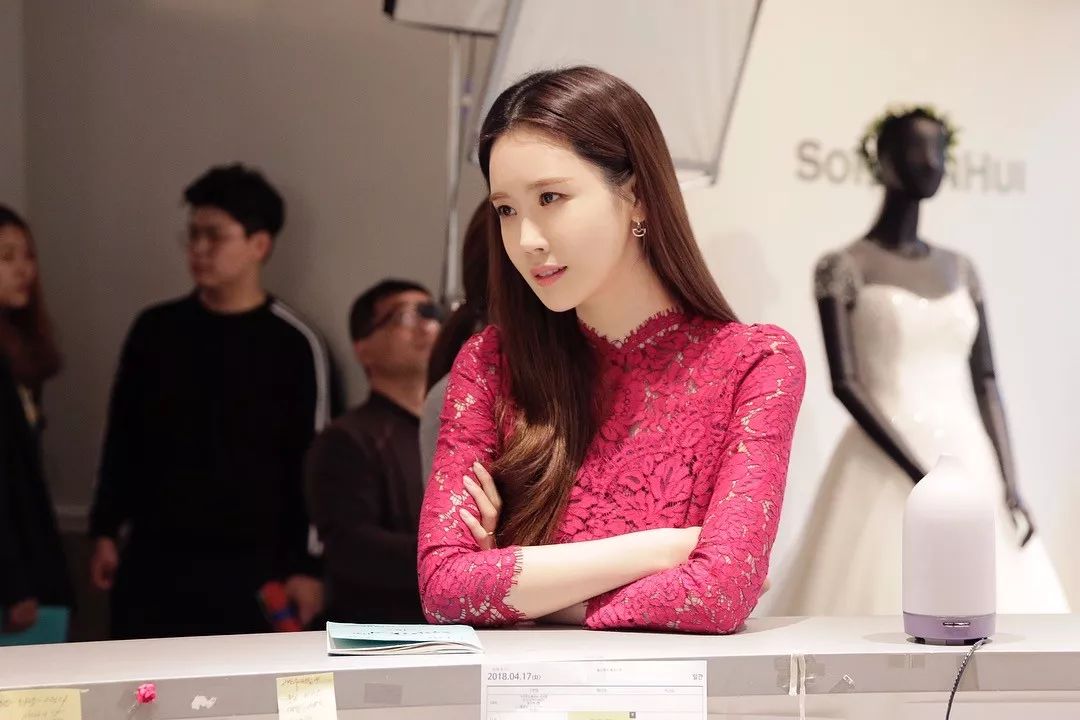 我不信,这张是她兄弟吧?_周幼琳