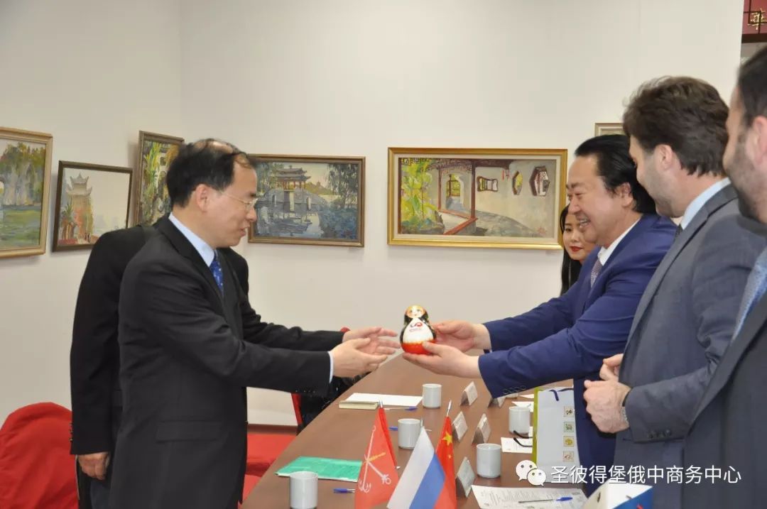 广东省广州市委常委秘书长潘建国率团访问俄中商务园