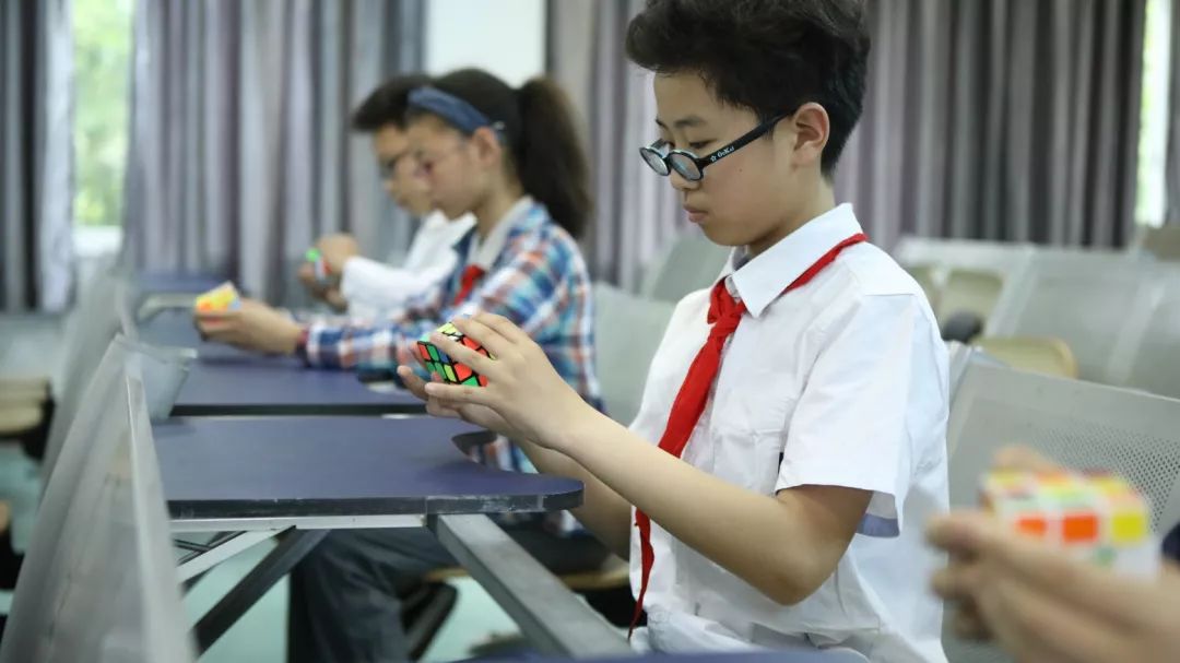 《小魔方,大智慧》三阶魔方挑战赛,不服来战!_比赛