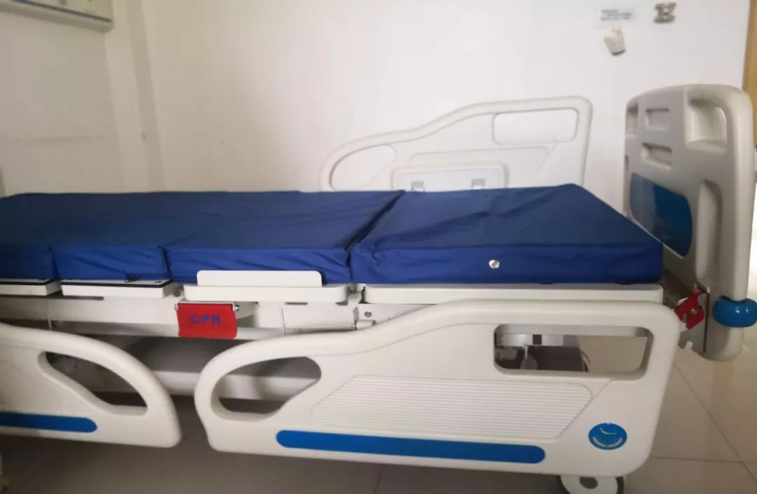 科室新动态我院新进电动溶栓床开始启用