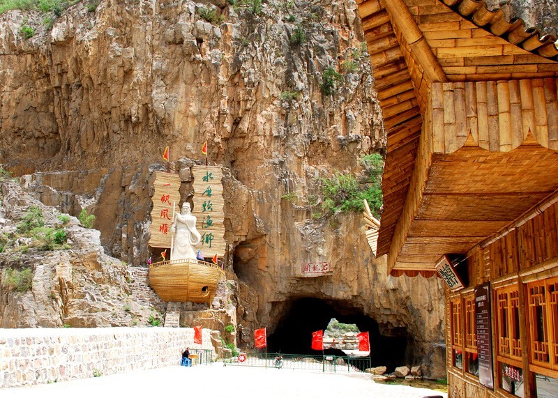水磨头农家全鱼宴(部分菜品)龙岩大峡谷地处太行山