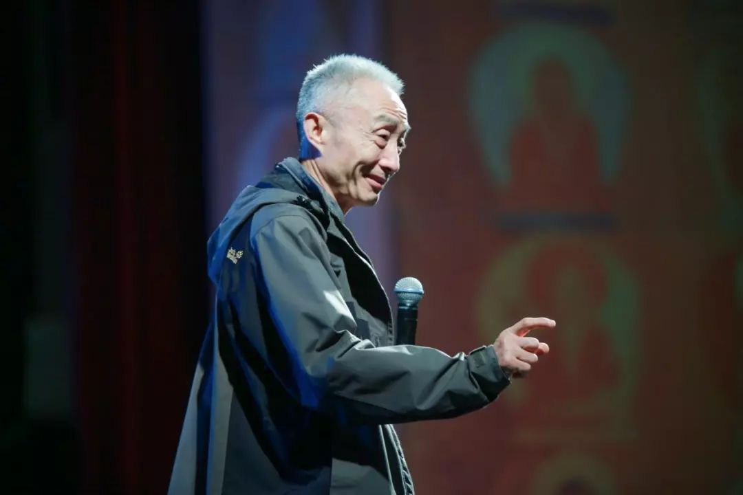 《冬日有怀李白》,《春日忆李白》等诗歌,此外,杜甫还写有《与李十二