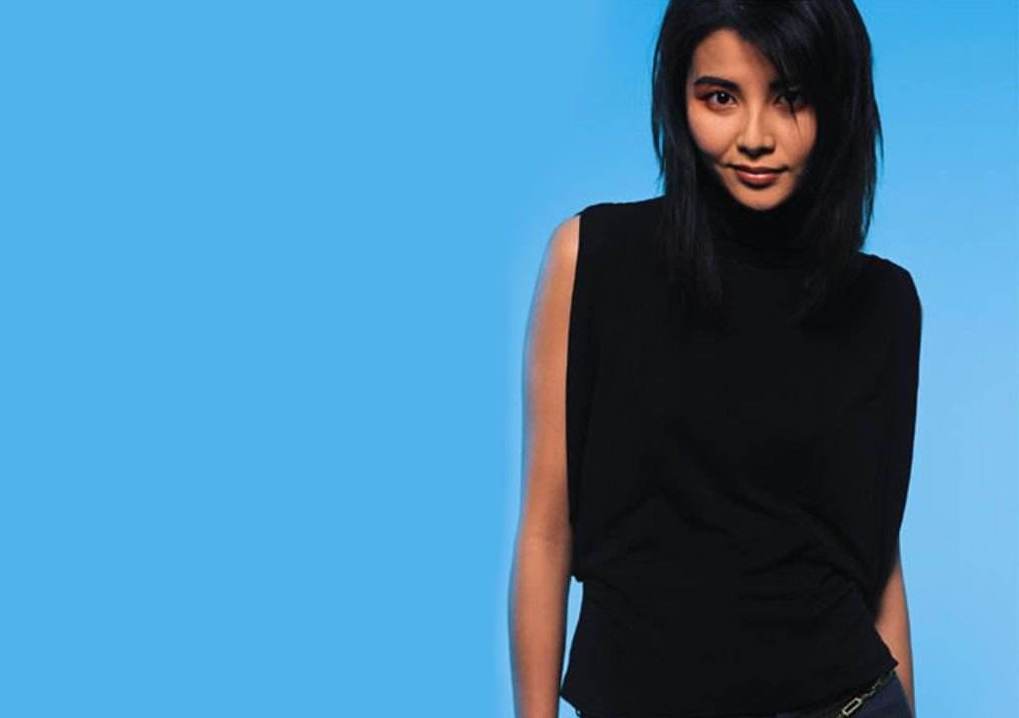 她是郑伊健爱妻是否记得她暗战中的惊鸿一瞥