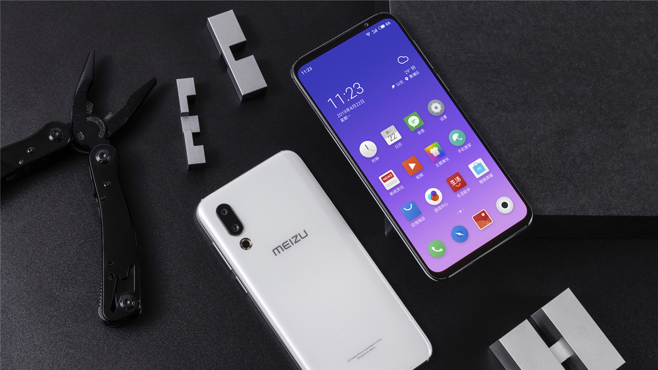 众所周知,魅族16th取得成功以后,黄章就一直活跃在魅族论坛讨论魅族1