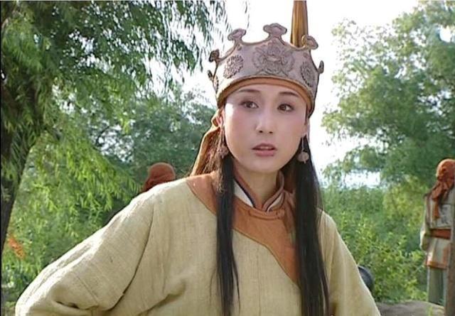 一是长得美.这三位女将,如果说洪宣娇靠"武才",傅