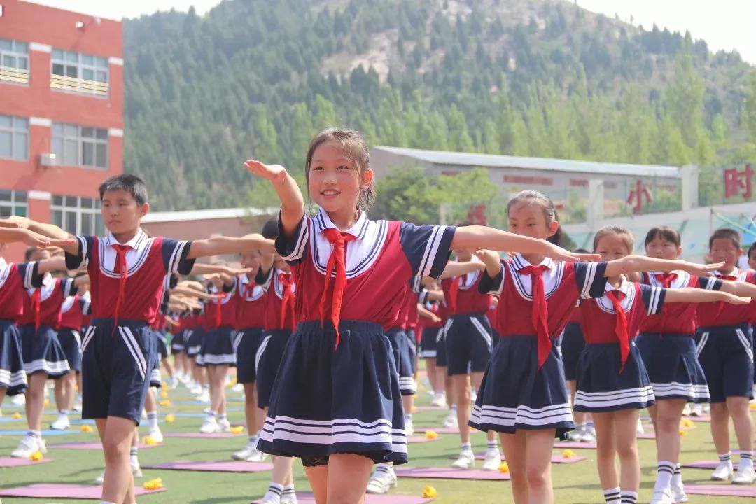 每日资讯阳光排舞进校园参观交流活动走入济南市长清区乐天小学