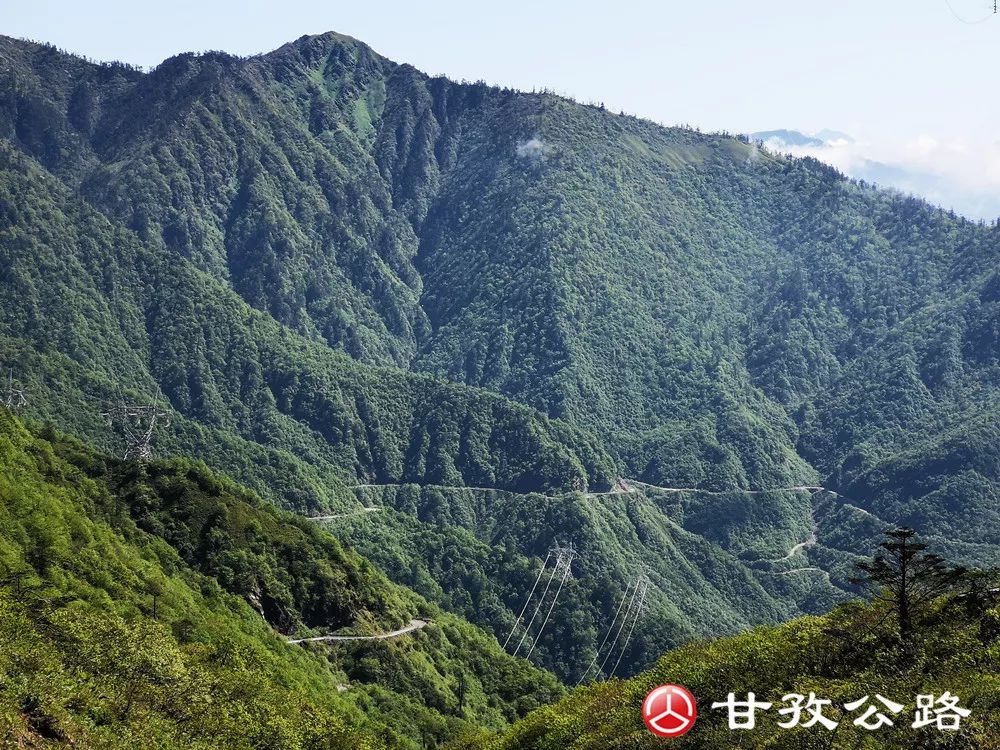 唱響二郎山甘孜公路人版我和我的祖國