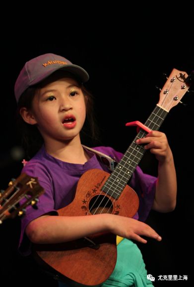 尤克里里弹唱魔都u侠 :黄睿希,闫婉昕,刘想,张落寻,唐辰予,孙若怡