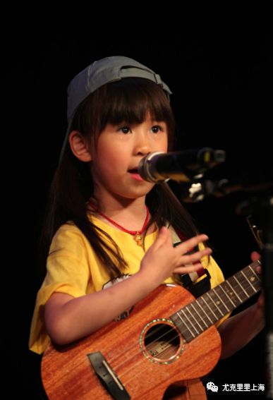 尤克里里弹唱魔都u侠 :黄睿希,闫婉昕,刘想,张落寻,唐辰予,孙若怡