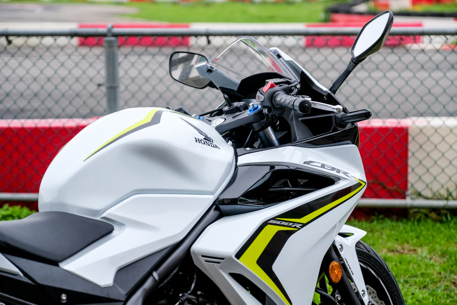 今非昔比颜值突破天际honda2019款cbr500r