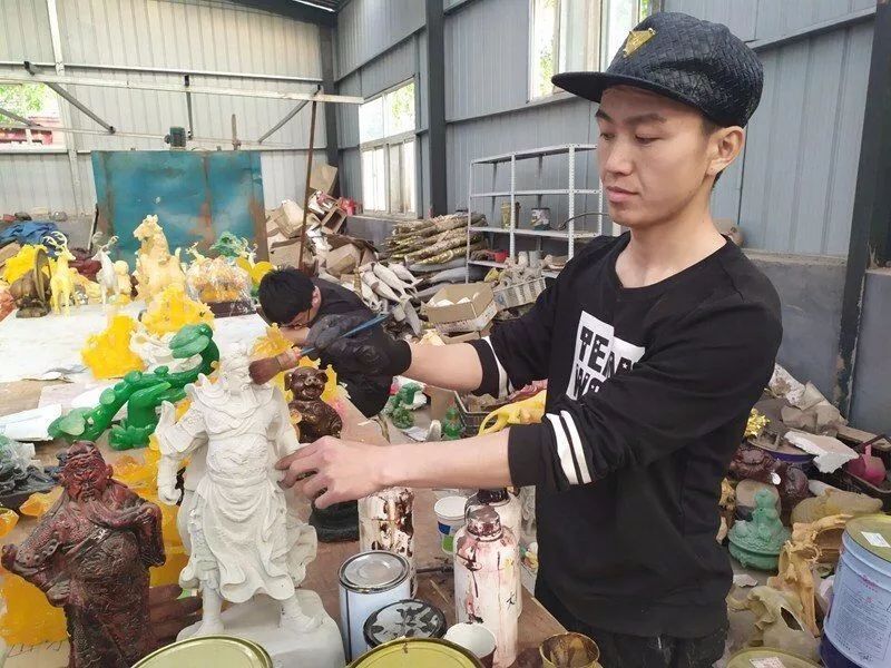 樹脂工藝品生產廠家,模具是如何操作和加工的