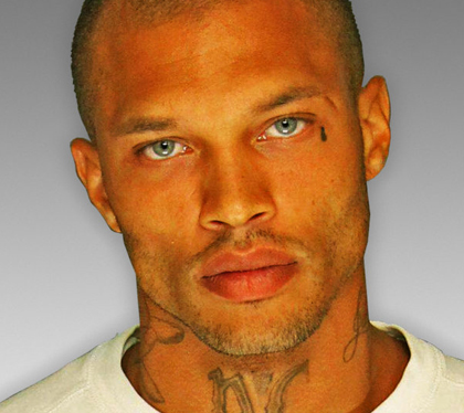 最牛囚犯因"狱照"太帅走红,长的帅果真可以为所欲为!