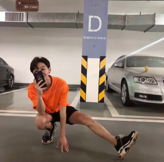 我快手唯一喜欢男神猫猫 黑猫大人,(o5293953) 其次就是我最爱的nada