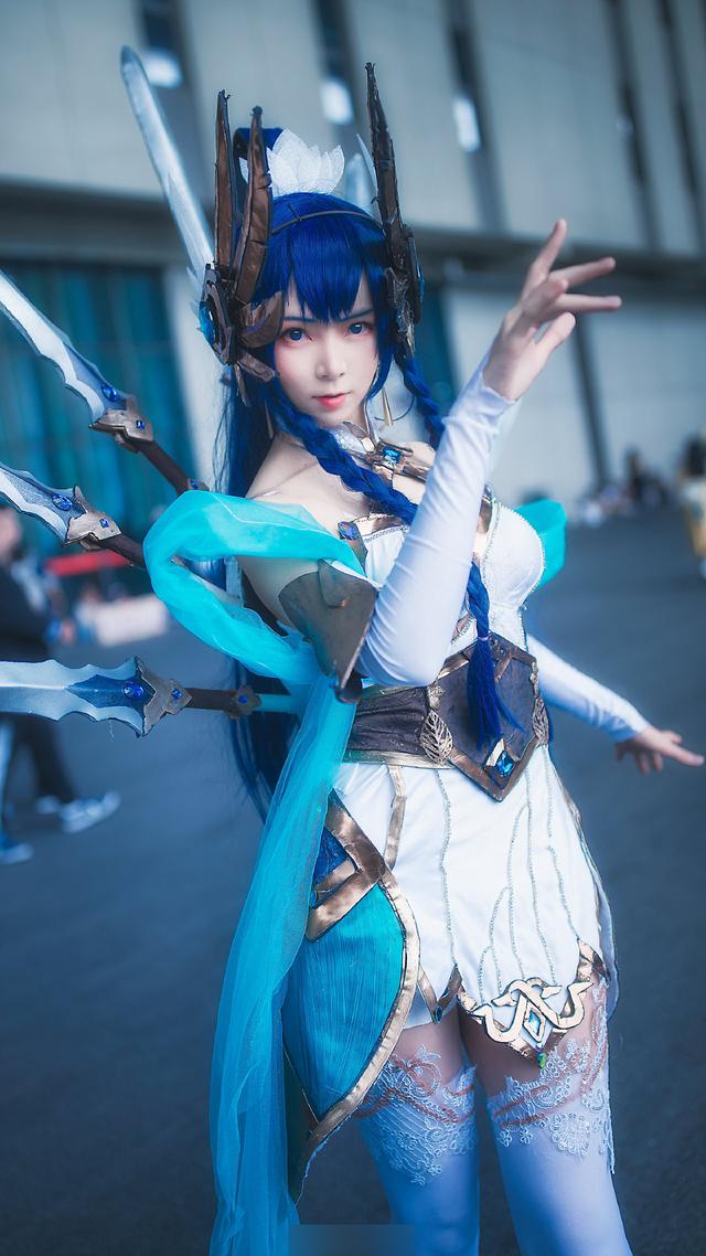 这组英雄联盟角色艾瑞莉娅刀妹的cos作品真是相当帅气