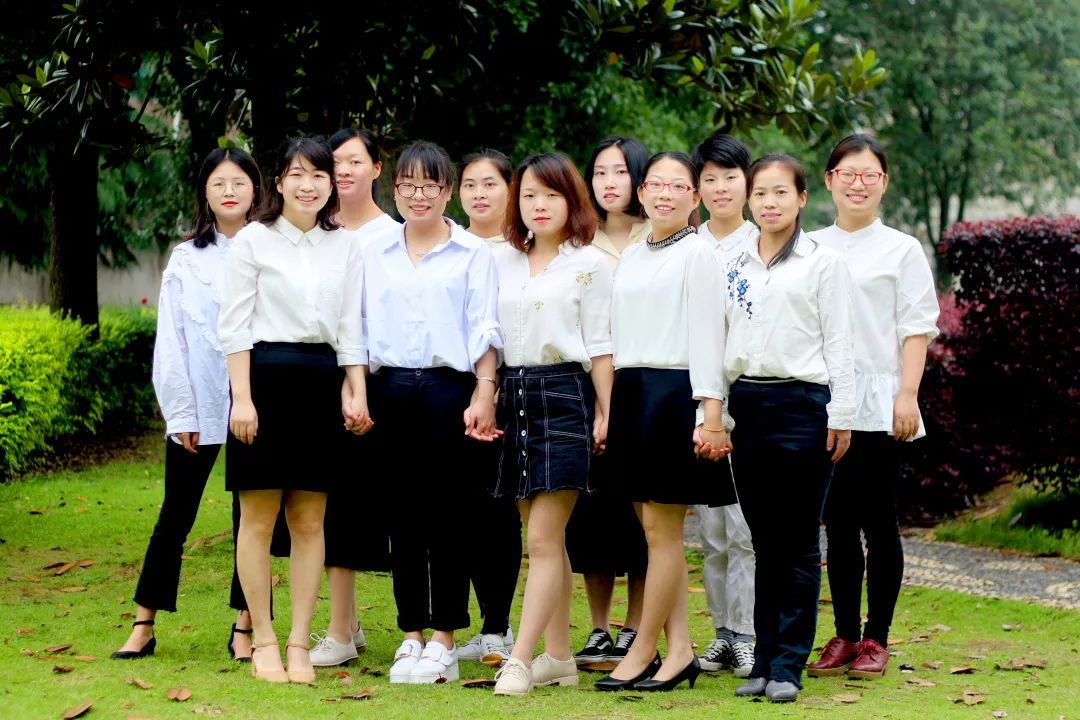 名师分享展辉学校小学部六月份名师周之曾子云老师风采