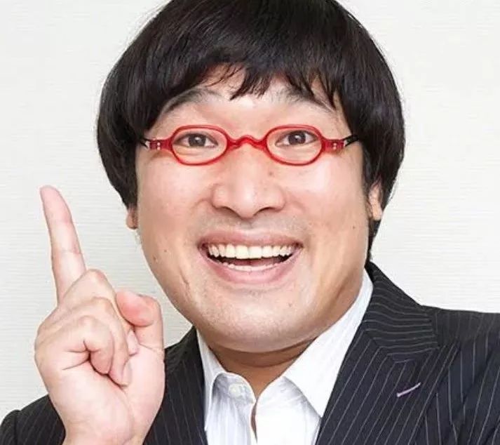 日韩美人为何钟情于"野兽":苍井优闪婚大9岁男谐星,5亿网友哭了_日本