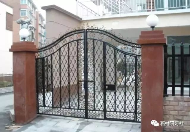 别墅围墙大门用什么样的石材门柱?快来选一款!