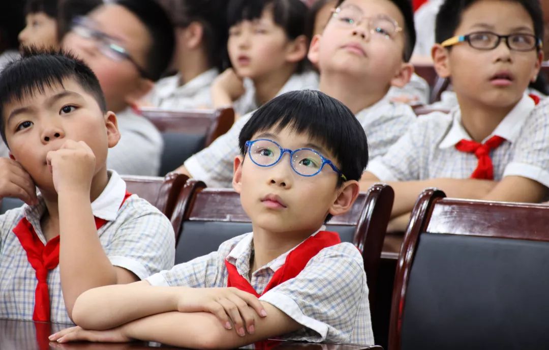 科学用眼睛彩校园螺洋小学开展预防近视知识讲座