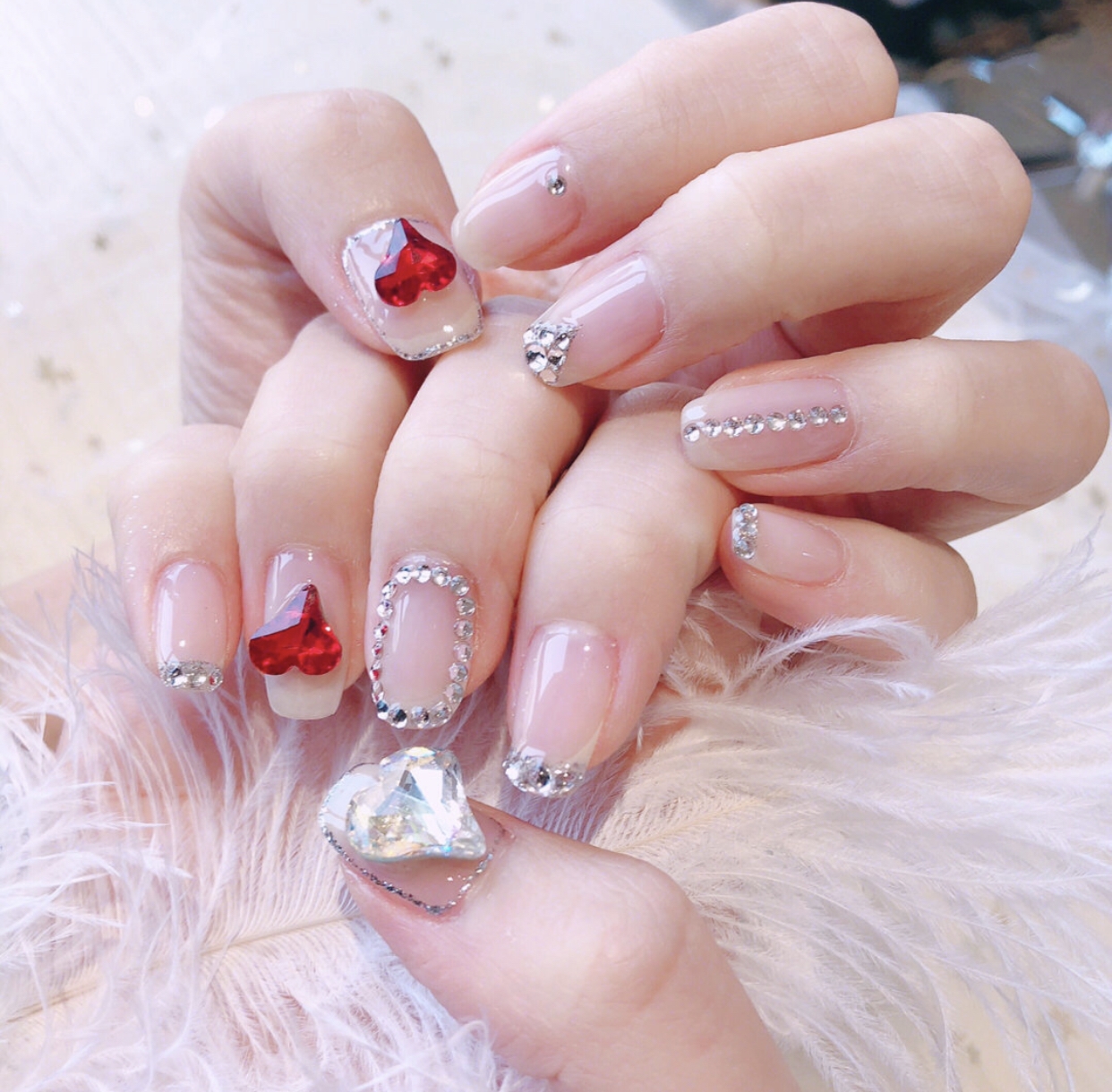 小众但是非常好看的钻石美甲,低调的奢华更有内涵!_指尖