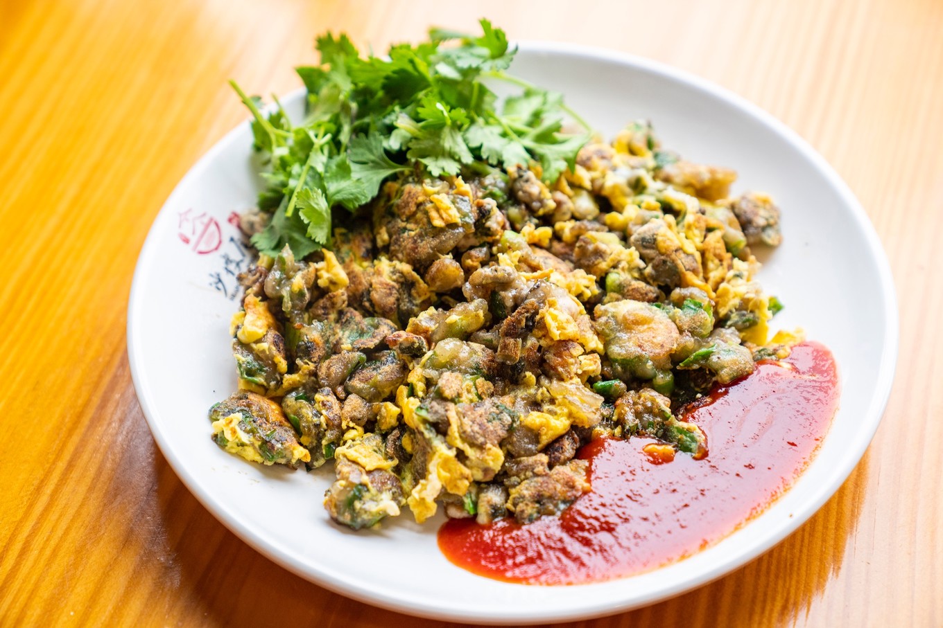 海蛎煎,非常具有代表性的闽南小吃,在这里竟然就能就能找到两种不同的