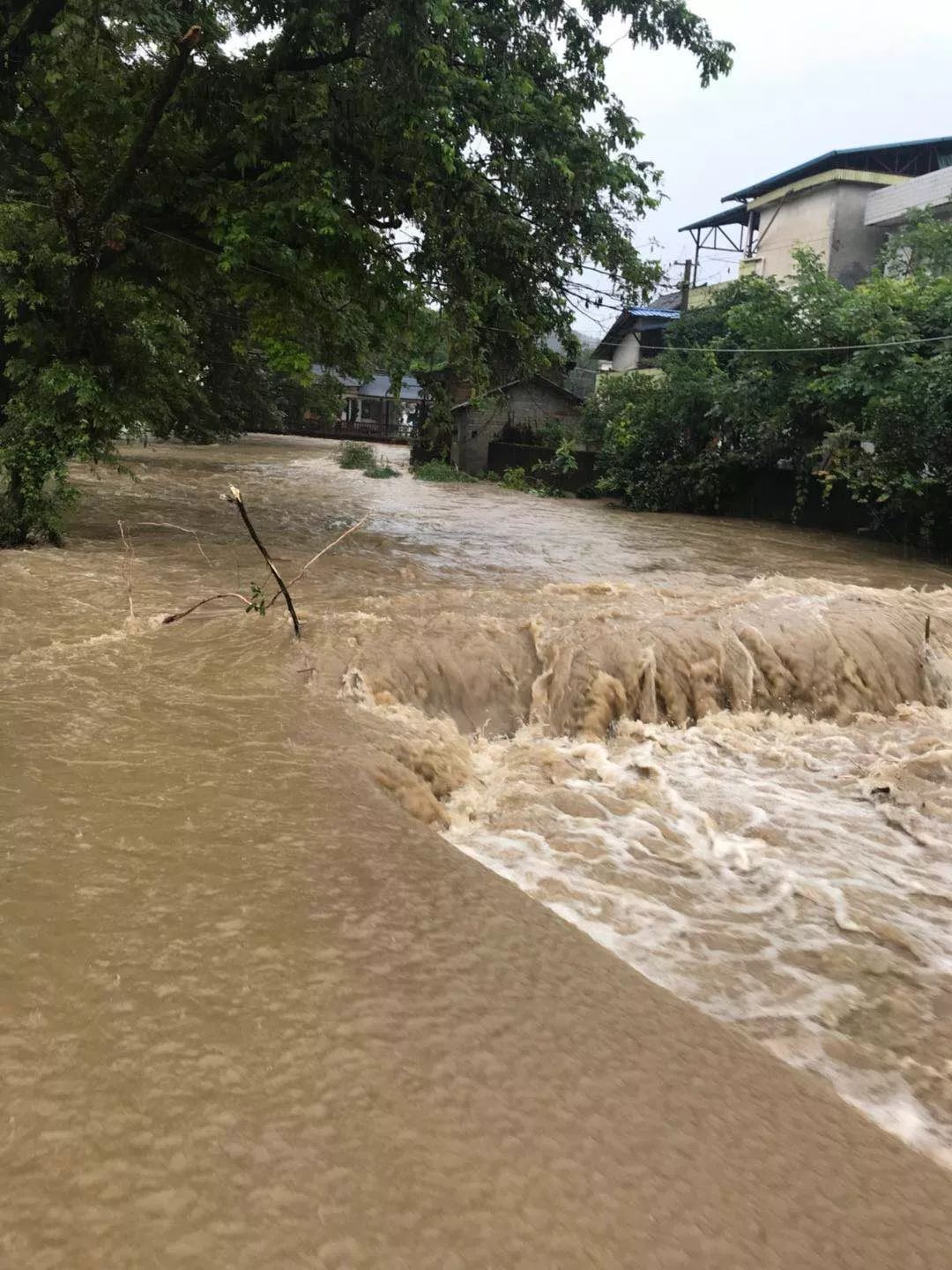 桂林资源暴雨再次来袭多图视频直击洪水现场
