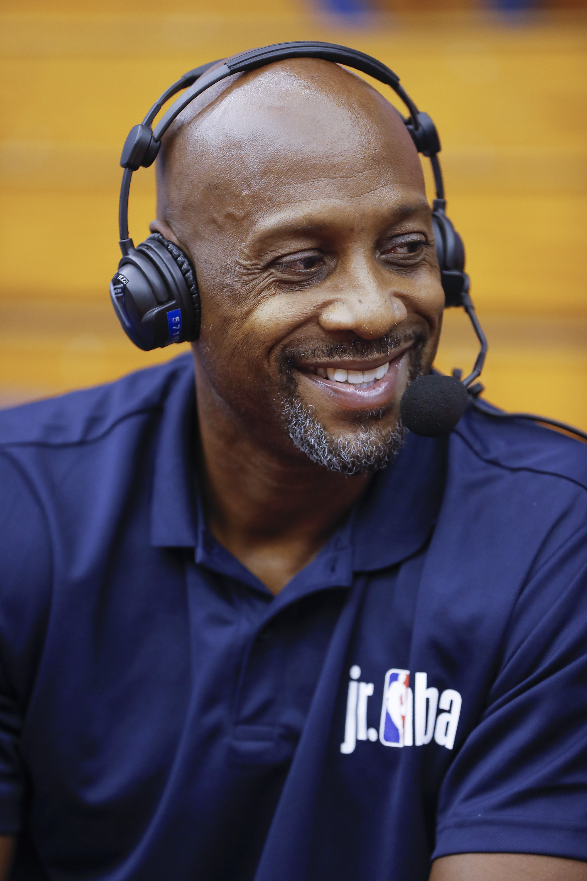 篮球前nba球员阿隆佐莫宁现身台北