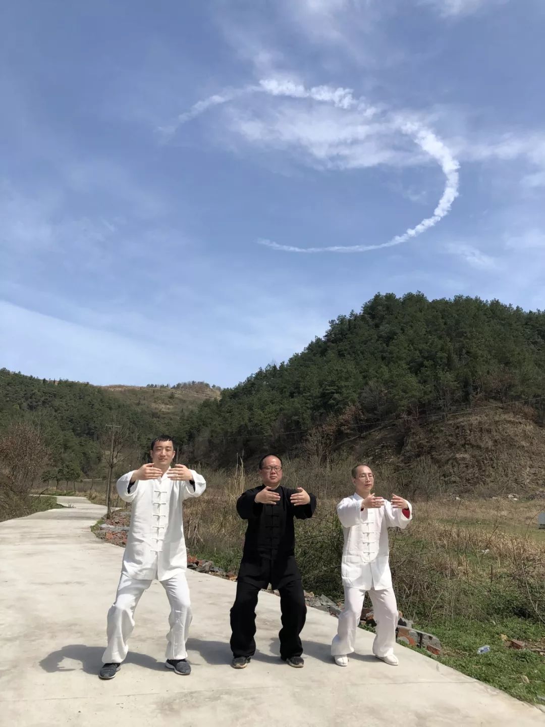 短期的太极拳学习,格外的精神抖擞,武当仙山,我们来了!