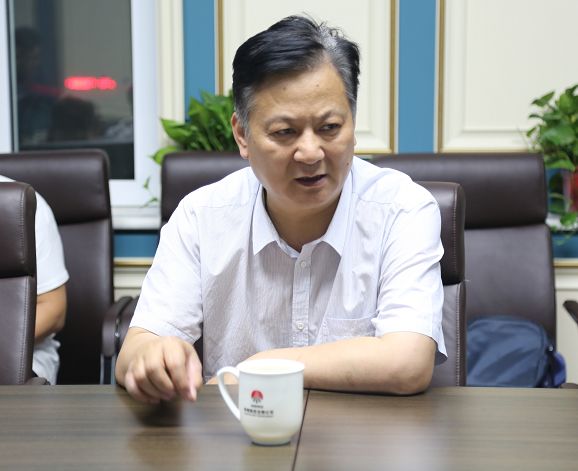 褚锦锋在夜查企业环保问题整改落实情况时强调迅速整改坚决打赢污染