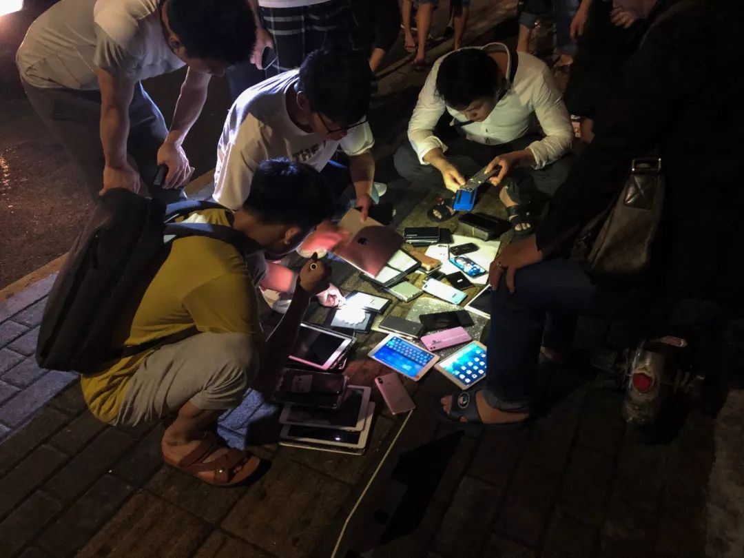 夜探深圳华强北鬼市凌晨开张天亮散场