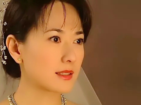 相信大家一定看过戈伟如参演的《家有仙妻》,剧中的她凭着惊人的外貌