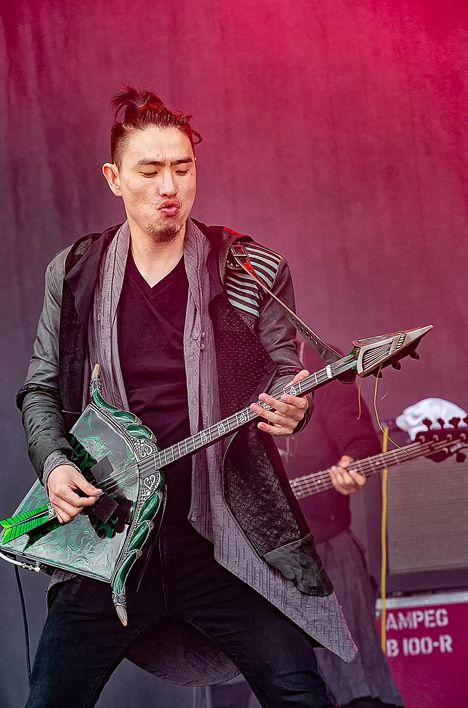 蒙古音乐登上世界顶级摇滚音乐节thehu乐队2019rockamring音乐节现场