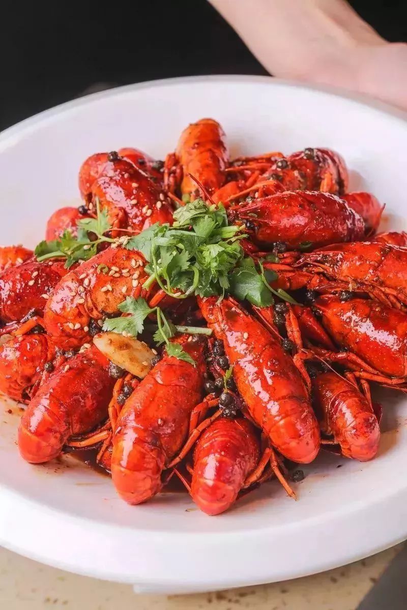 推荐指数:★★★★★独家口味:盱眙干煸龙虾『 吮指留香· 盱眙干煸