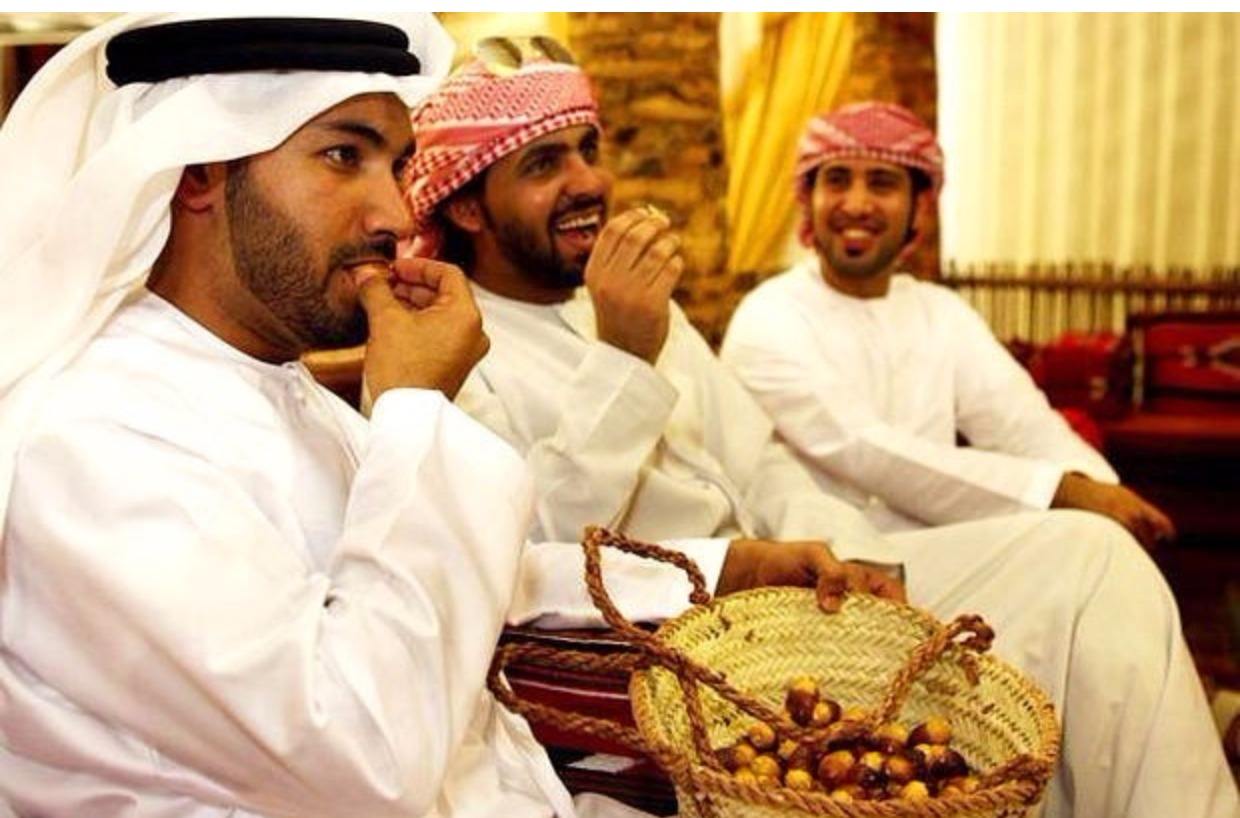 原创迪拜土豪最爱的水果,7粒就能提供1天热量,还当做"沙漠面包"!